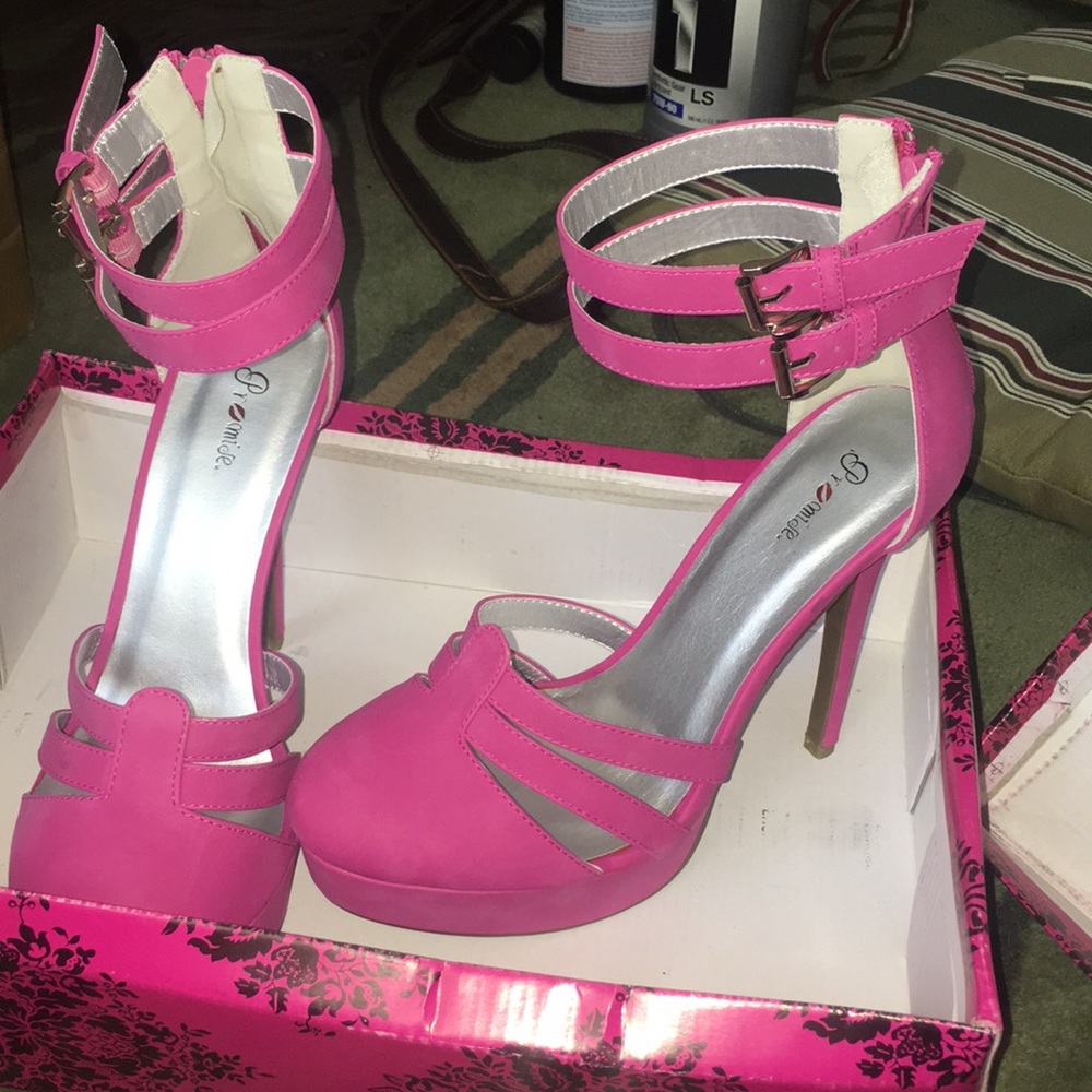 New promise fuchsia platform heels 💕✨